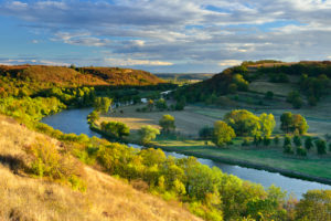 Aussicht auf den Fluss Saale, Herbstlandschaft, Naturpark Unteres Saaletal, Sachsen-Anhalt, Deutschland Aussicht auf den Fluss Saale, Herbstlandschaft, Naturpark Unteres Saaletal, Sachsen-Anhalt, Deutschland